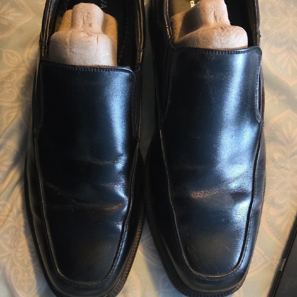 Van Heusen Black Leather Loafers Slip-Ons